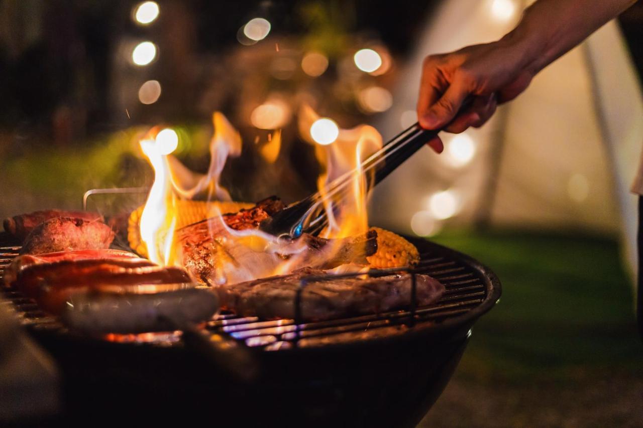 Cocoon Village - Glamping - Domaine Des Grottes De Han ロシュフォール エクステリア 写真