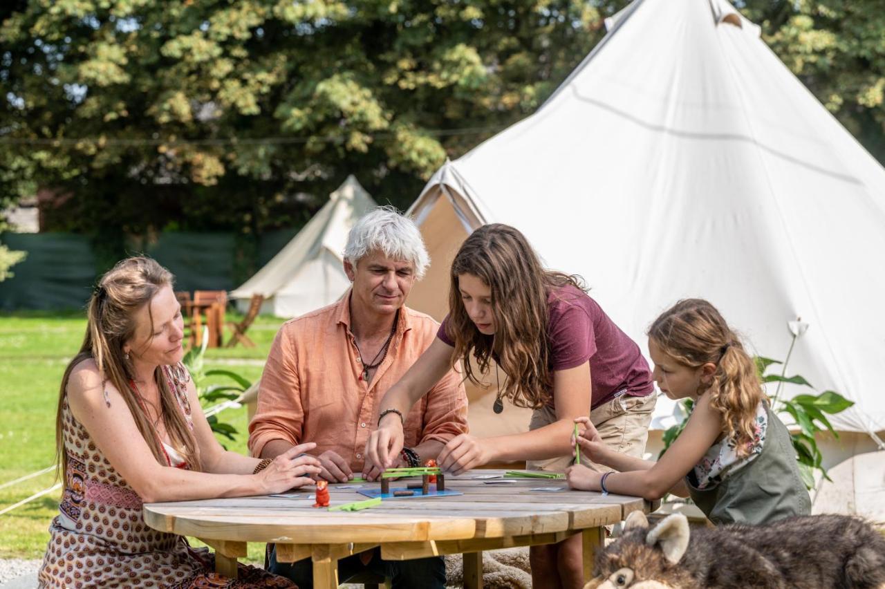Cocoon Village - Glamping - Domaine Des Grottes De Han ロシュフォール エクステリア 写真